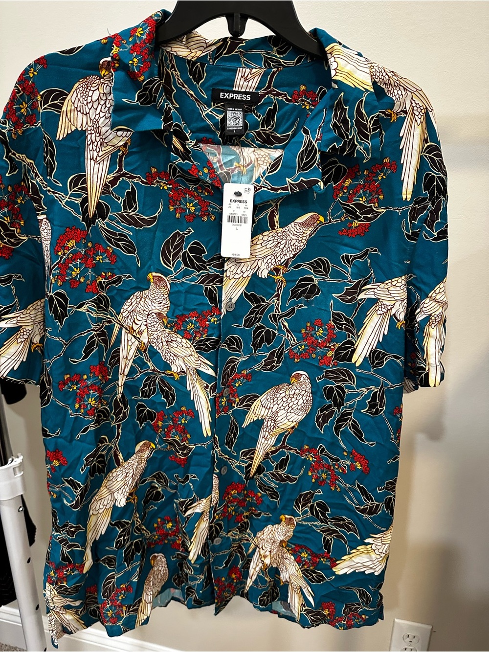 Express Teal Short Sleeve Button-Up Shirt with Parrot Print NWT